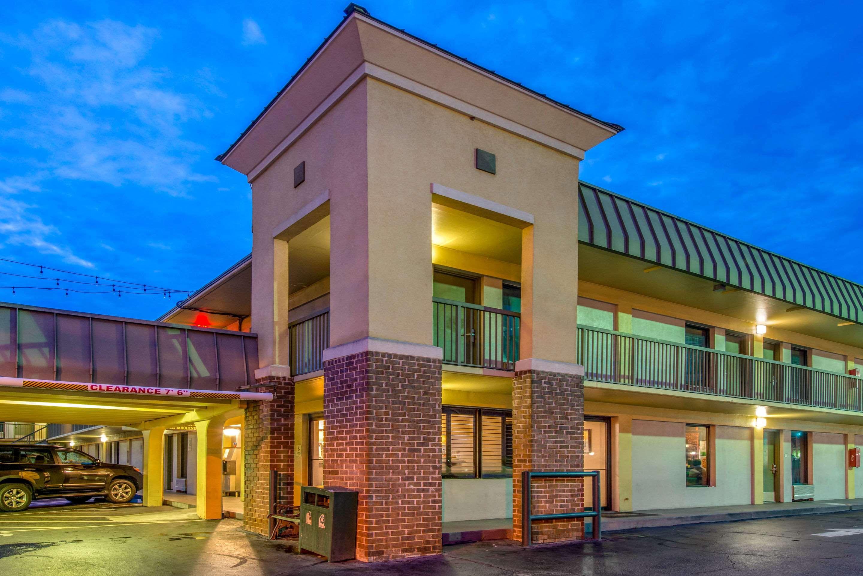 Quality Inn Savannah Historic District Extérieur photo