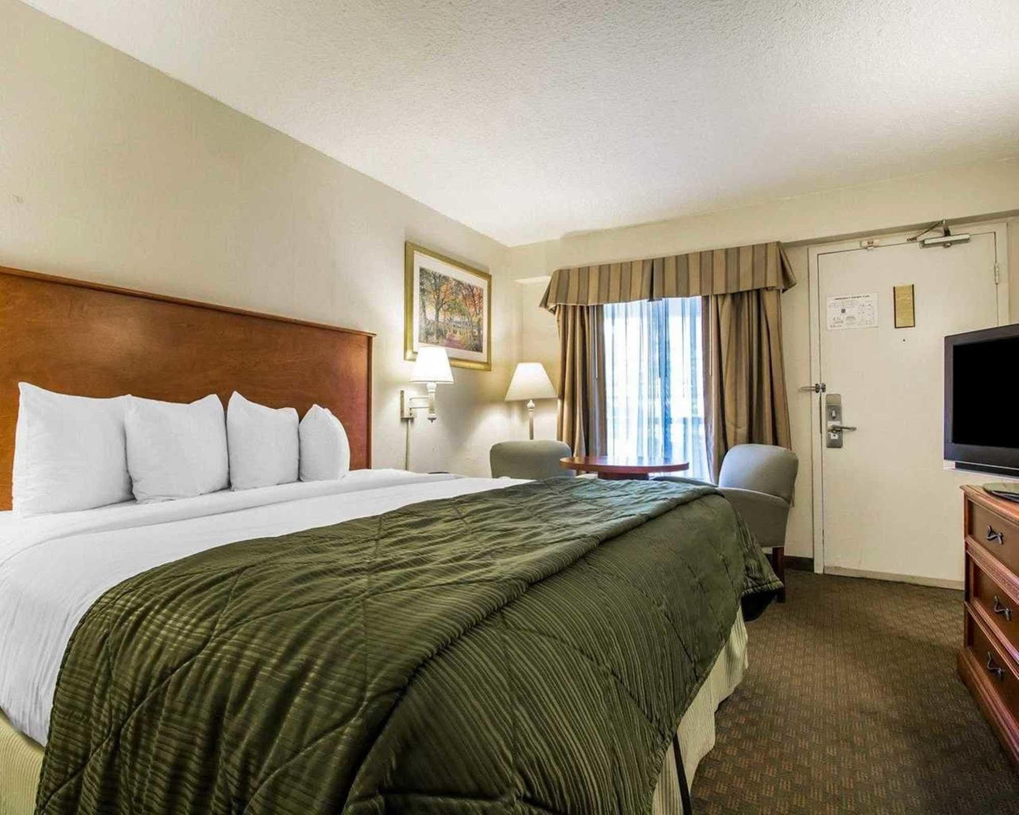 Quality Inn Savannah Historic District Extérieur photo